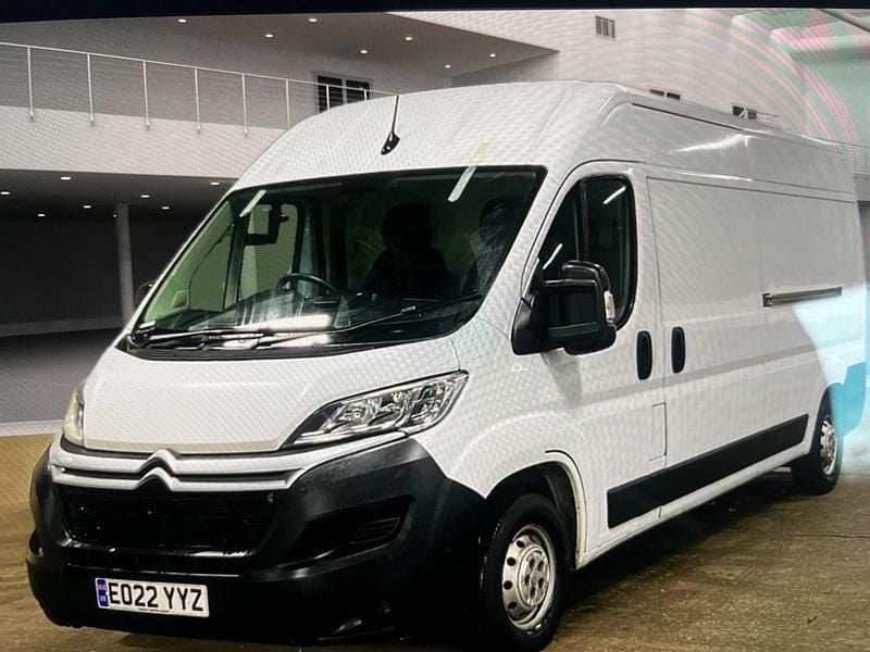 White Used 2022 Citroën Relay Van | £9,995 (Fair price) - Image 1/4