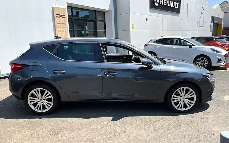 Used Seat Leon SE Dynamic 110 HP (80 kW) 2023 Hatchback