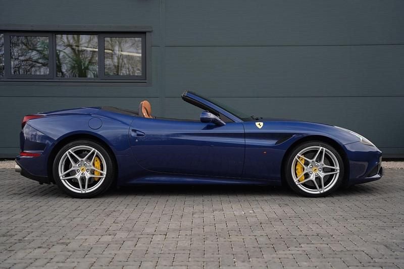 Used Ferrari California 560 HP (411 kW) 2016 Tour de france blue Cabriolet