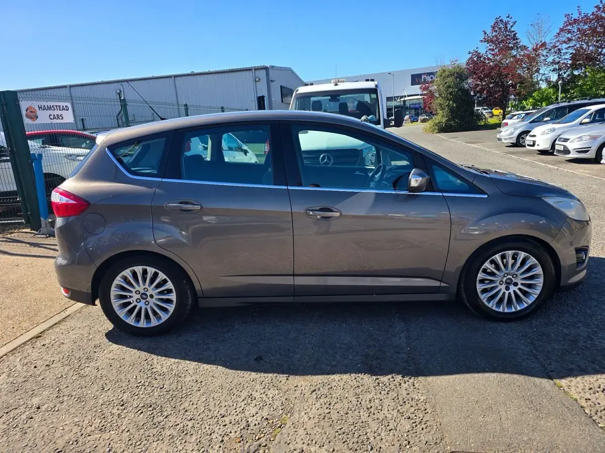 Usado Ford C-MAX Titanium 2012 Castanho Monovolume