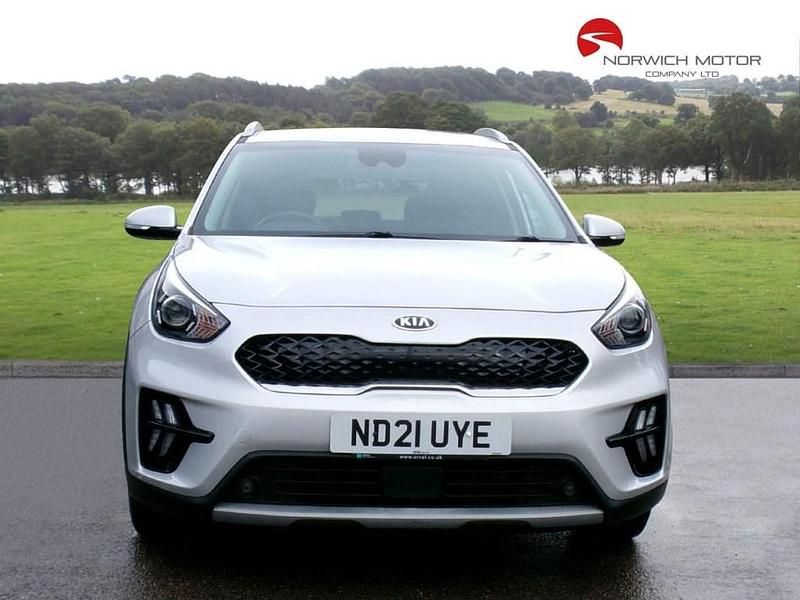 Used Kia Niro 139 HP (102 kW) 2021 Silver SUV
