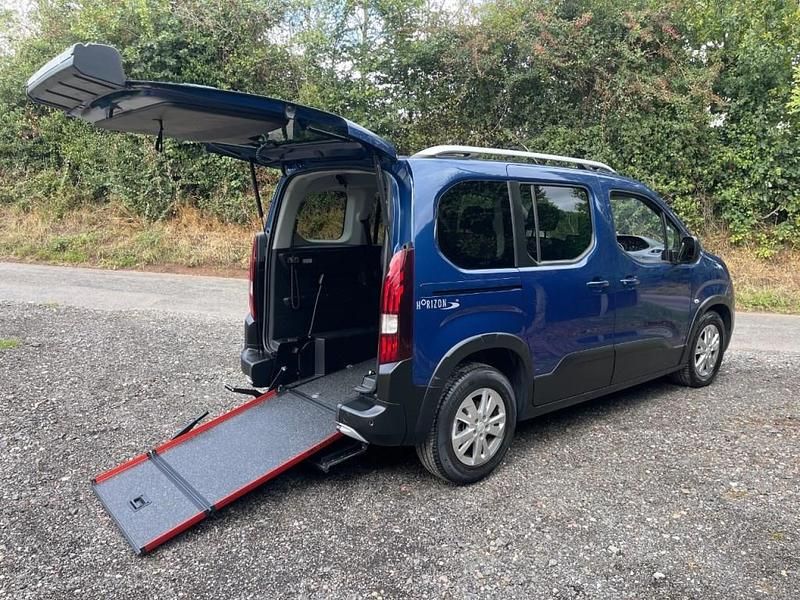 Blue Used 2020 Peugeot Rifter Allure MPV | £17,995 (Fair price) - Image 1/4