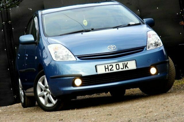 Used Toyota Prius 76 HP (55 kW) 2004 Hatchback