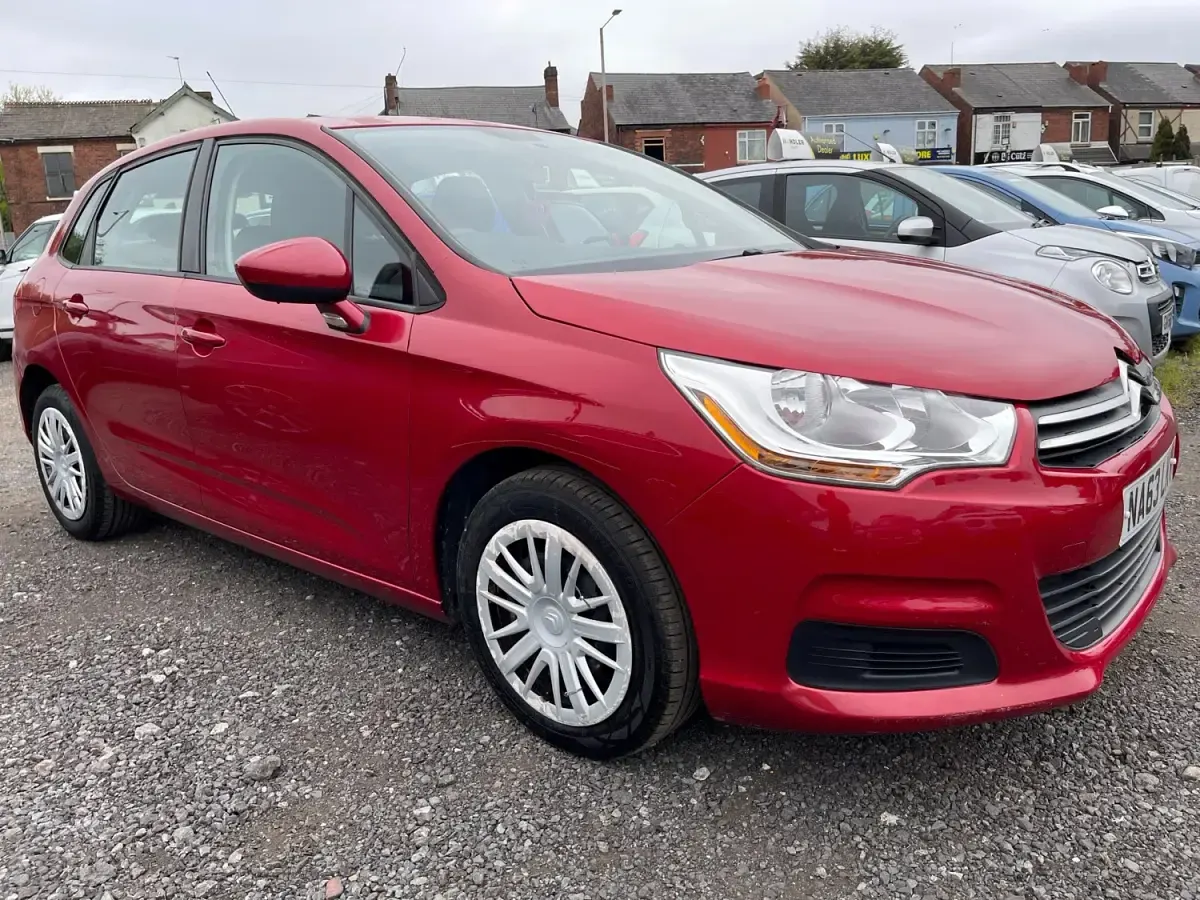 Gebraucht Citroën C4 VTR Sport 90 PS (66 kW) 2013 Rot Kleinwagen