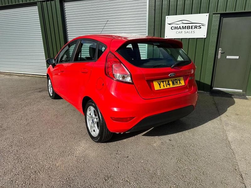 Used Ford Fiesta Style 82 HP (60 kW) 2014 Red Hatchback