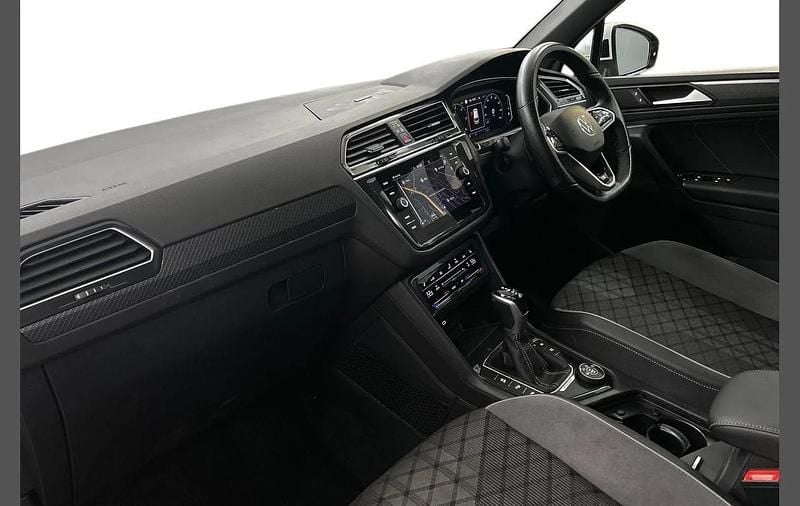 Used VW Tiguan R-line 150 HP (110 kW) 2022 White SUV