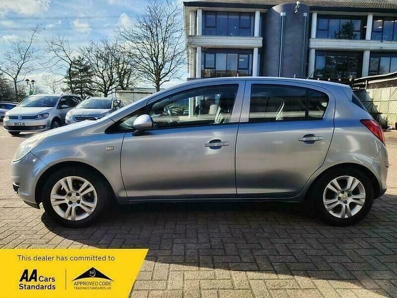 Used Vauxhall Corsa Club 79 HP (58 kW) 2009 Silver Hatchback