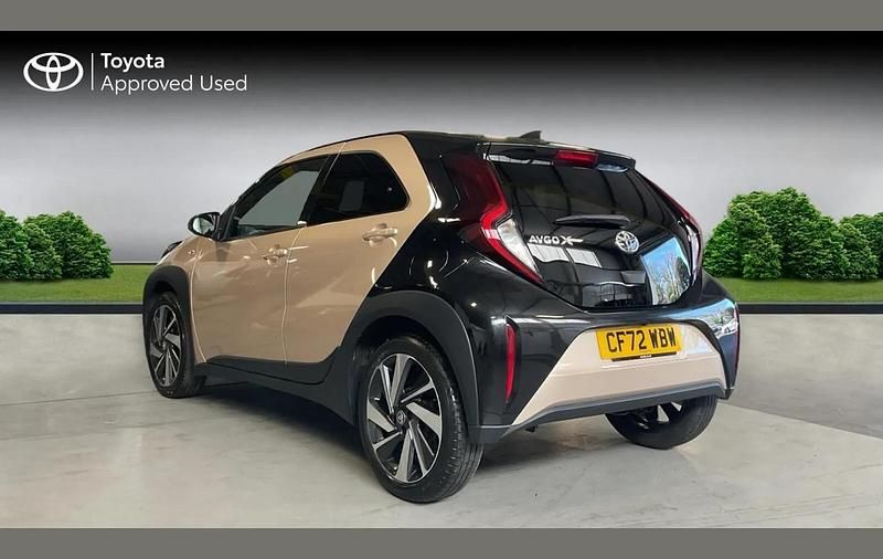 Used Toyota Aygo X 72 HP (52 kW) 2023 Beige SUV