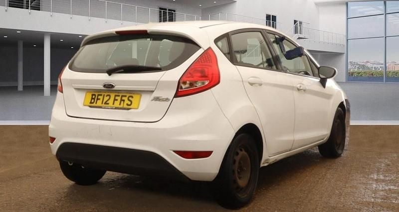 Used Ford Fiesta 82 HP (60 kW) 2012 White Hatchback