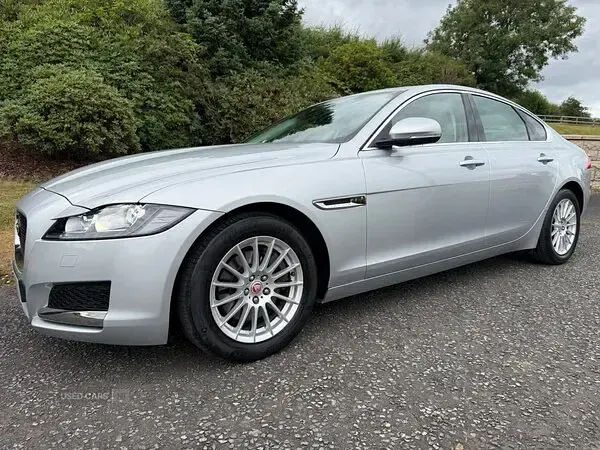 Used Jaguar XF Prestige 180 HP (132 kW) 2016 Silver Sedan
