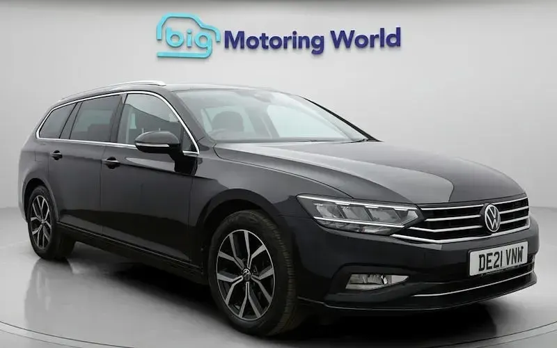 Begagnad VW Passat SEL 150 HK (110 kW) 2023 Kombi