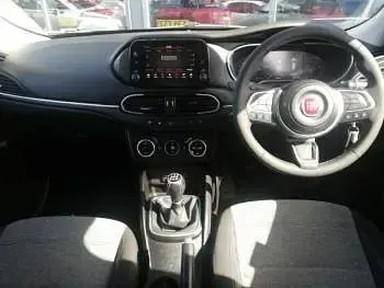 Used Fiat Tipo Cross 100 HP (73 kW) 2021 Grey Hatchback