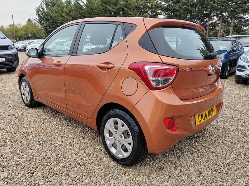 Used Hyundai i10 SE 87 HP (63 kW) 2014 Orange Hatchback