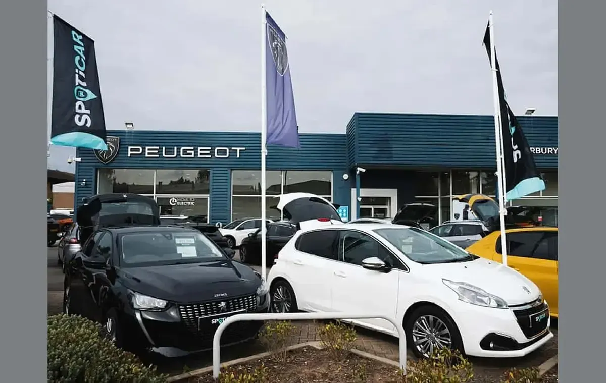 Used Peugeot 2008 Premium 129 HP (94 kW) 2023 Red SUV
