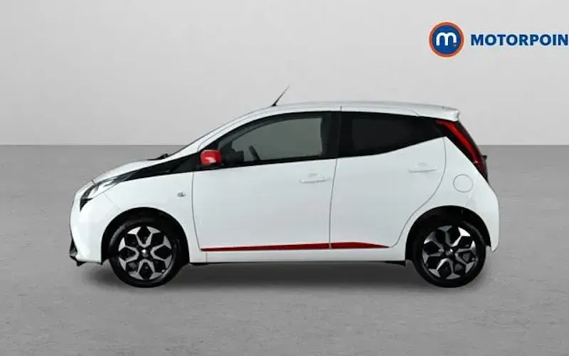 Used Toyota Aygo Trend 72 HP (52 kW) 2020 White Hatchback