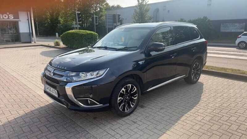 Black Used 2016 Mitsubishi Outlander P-HEV Estate | £7,995 (A bit pricey) - Image 1/4