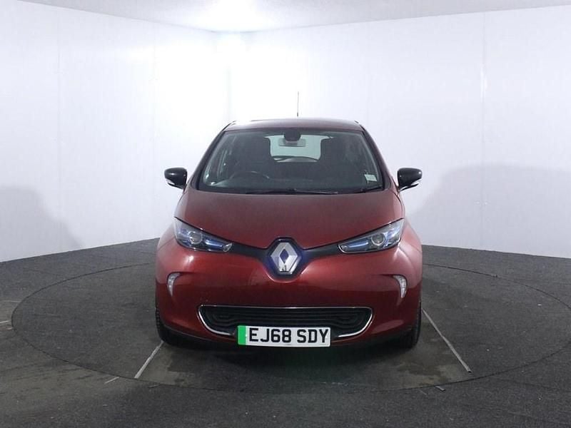 Used Renault Zoe Dynamique 67 kW (92 HP) 2018 Red Hatchback