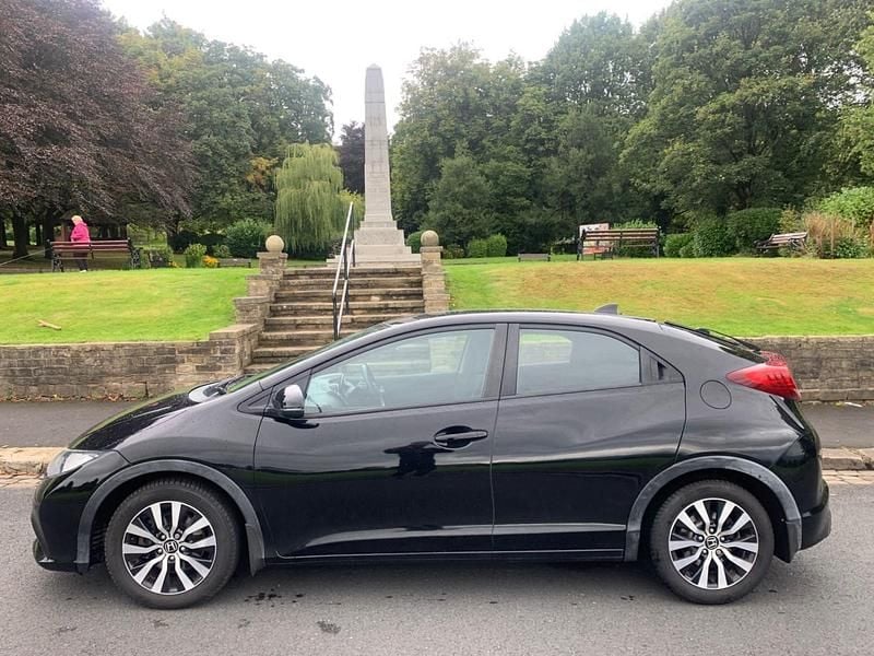 Used Honda Civic SE Plus 120 HP (88 kW) 2014 Black Hatchback