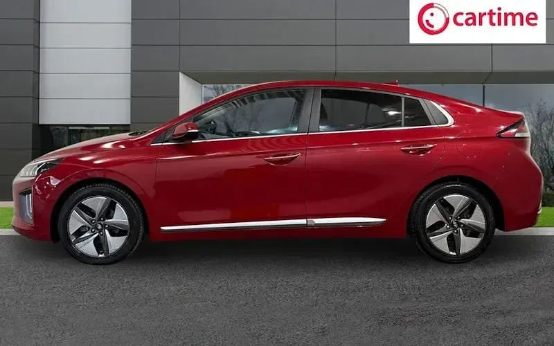 Used Hyundai Ioniq Premium SE 141 HP (103 kW) 2022 Red Hatchback