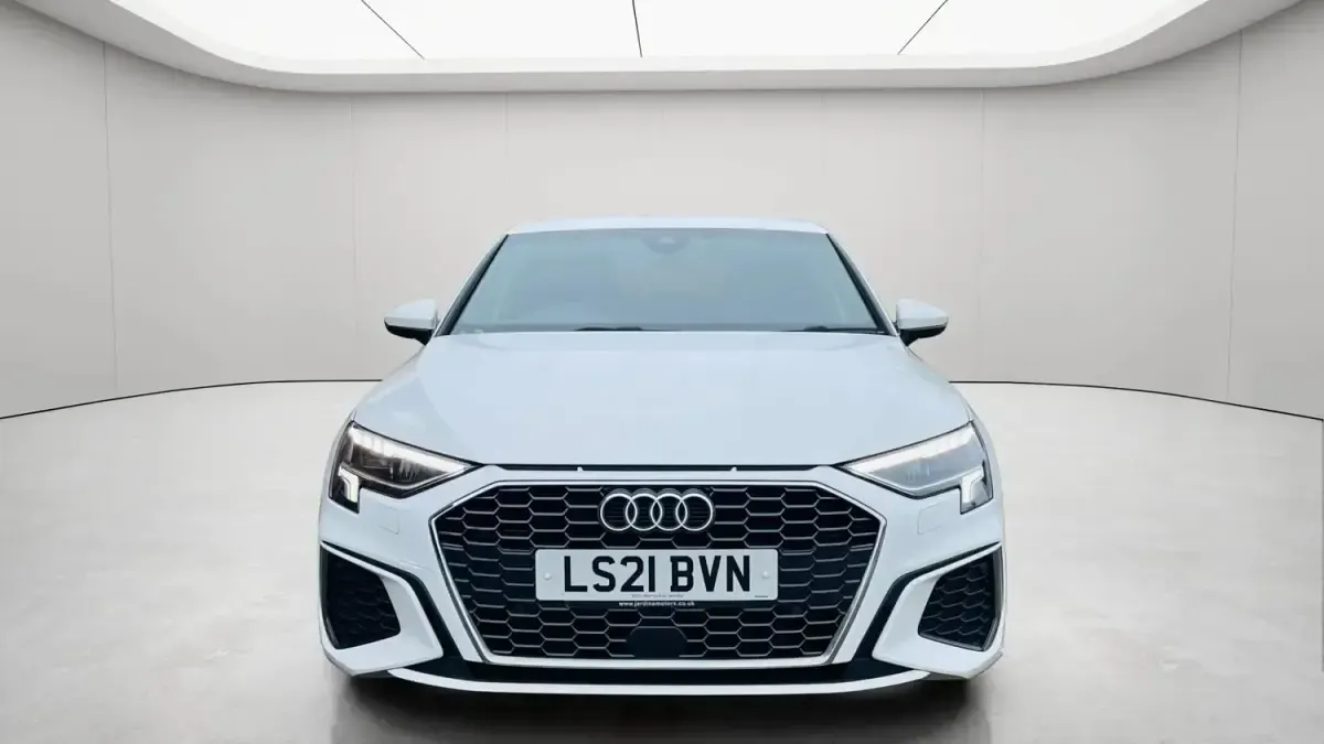 Begagnad Audi A3 Sportback e-tron S-Line 2021 Vit Halvkombi