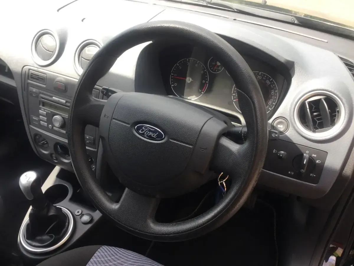 Used Ford Fusion Zetec 80 HP (58 kW) 2011 Black Hatchback