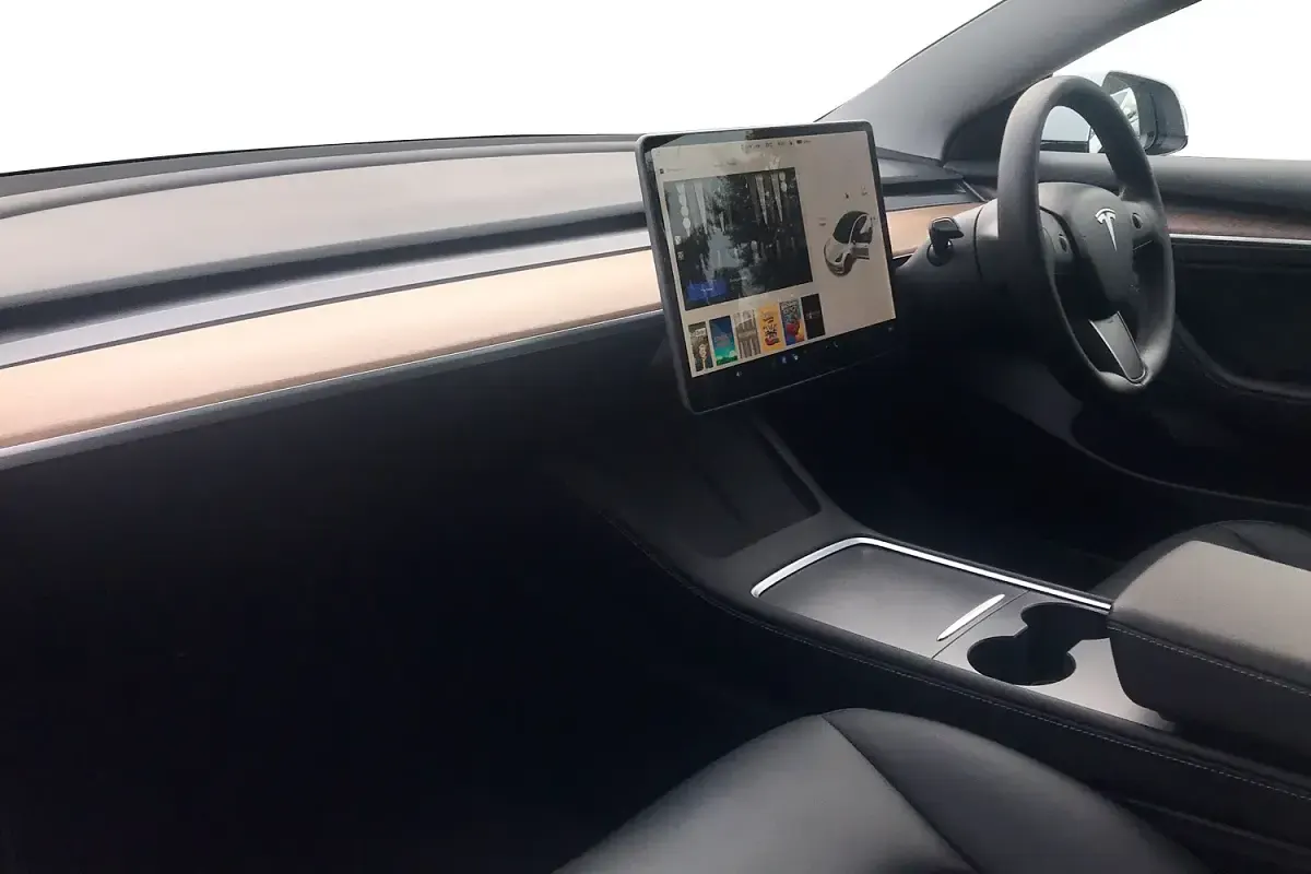Used Tesla Model 3 Long Range AWD 11 kW (15 HP) 2021 White Sedan