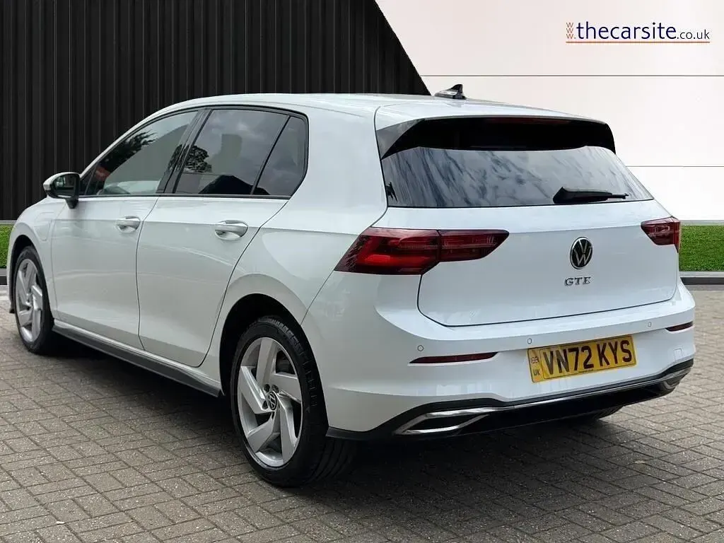 Second-hand VW Golf VIII GTE 2022 Alb Hatchback
