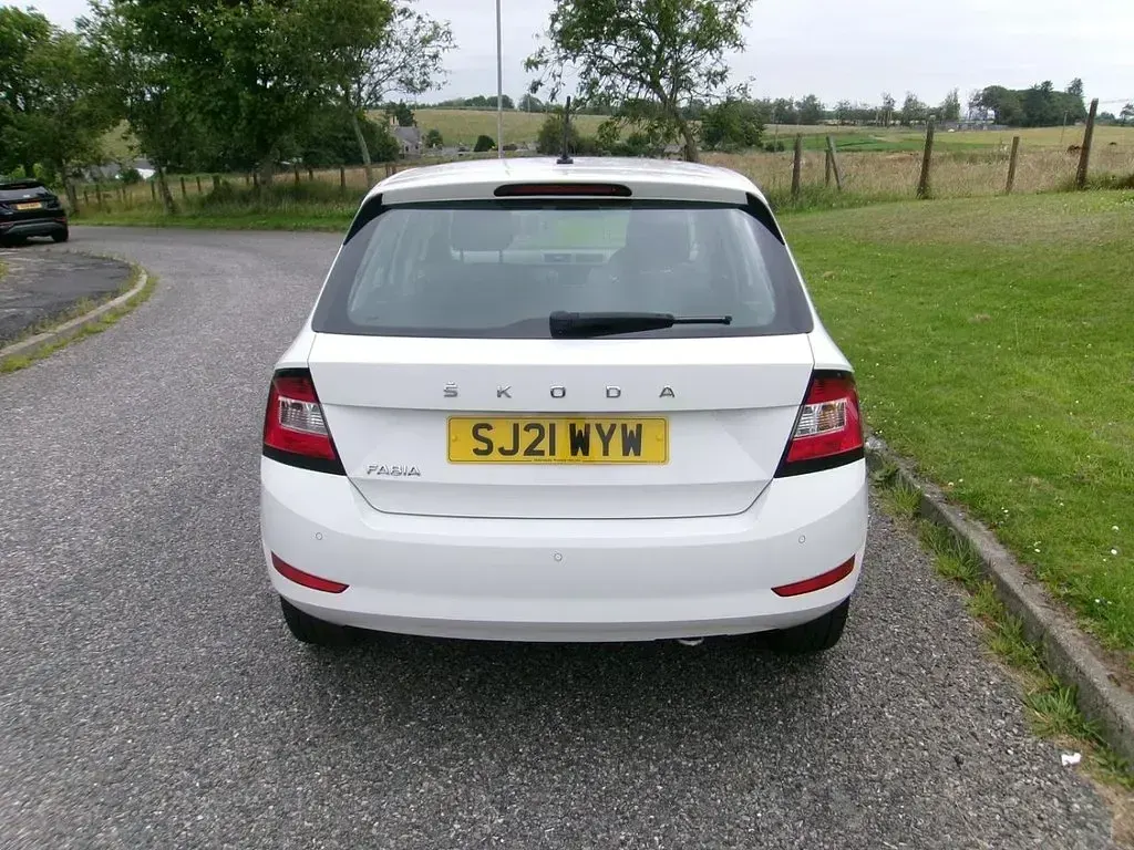 Used Skoda Fabia SE 60 HP (44 kW) 2021 White Hatchback