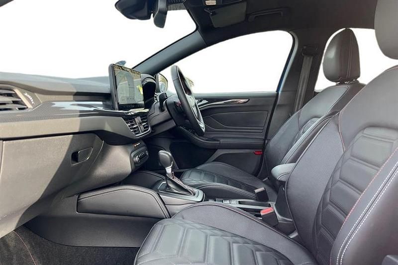 Used Ford Focus ST-Line 155 HP (114 kW) 2023 Blue Hatchback