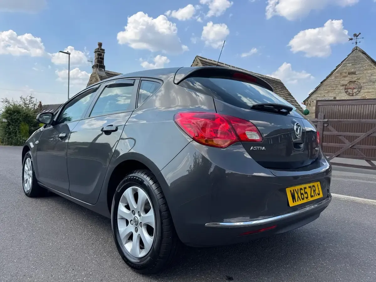 Used Vauxhall Astra Design Edition 2015 Grey Hatchback