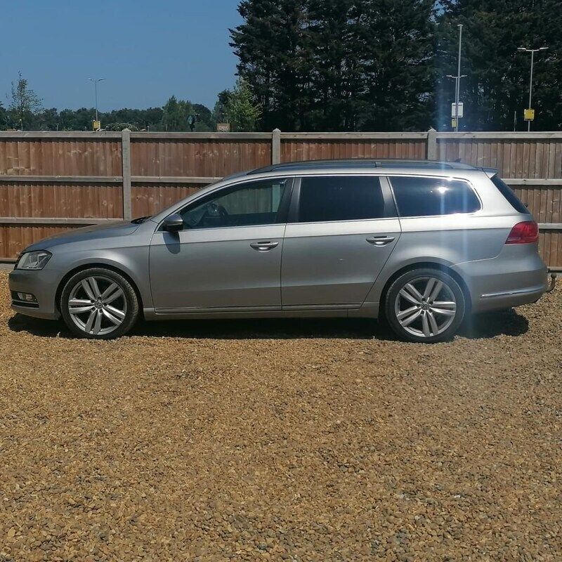 Image 2/4