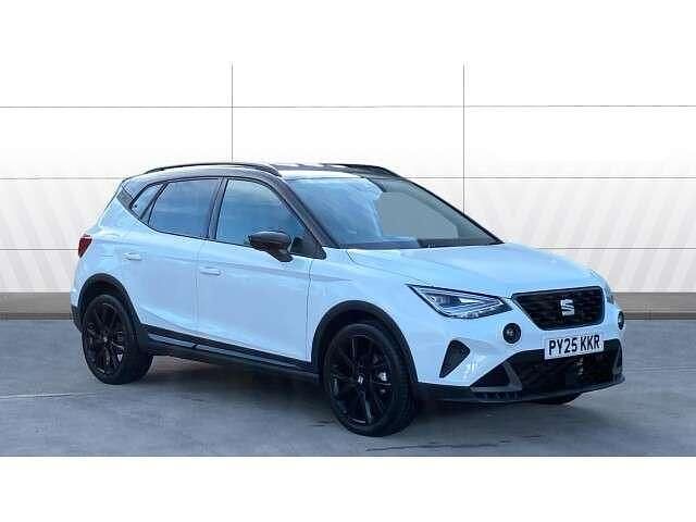 White New 2025 Seat Arona Black Edition SUV | £19,819 (Fair price) - Image 1/4