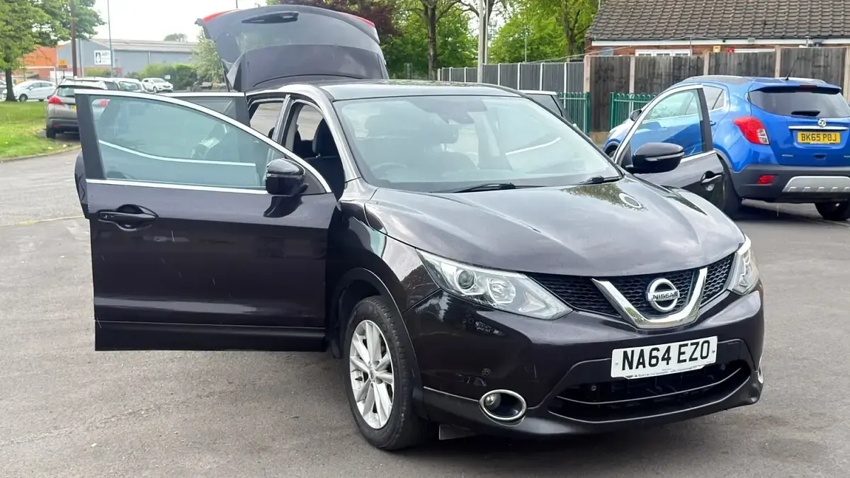 Used Nissan Qashqai Acenta Premium 110 HP (80 kW) 2014 Black SUV