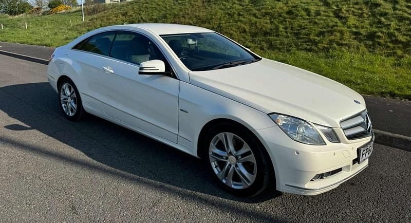 White Used 2010 Mercedes E220 SE Coupe | £2,500 (Fair price) - Image 1/4