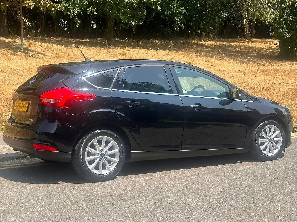 Used Ford Focus Titanium 125 HP (91 kW) 2016 Black Hatchback