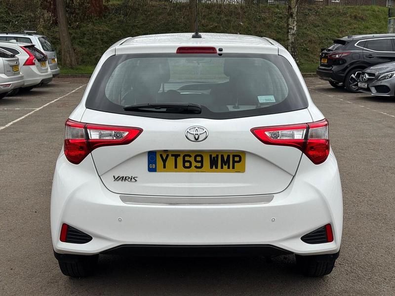 Used Toyota Yaris 2019 White Hatchback