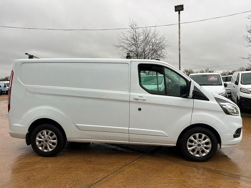 Used Ford Transit Custom Limited 130 HP (95 kW) 2020 White Van