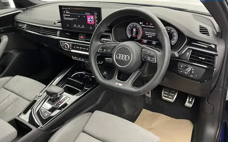 Used Audi A4 Black Edition 150 HP (110 kW) 2023 Blue Sedan