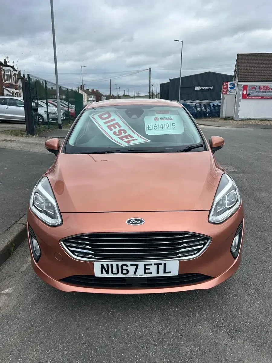 Used Ford Fiesta Titanium 120 HP (88 kW) 2017 Bronze Hatchback