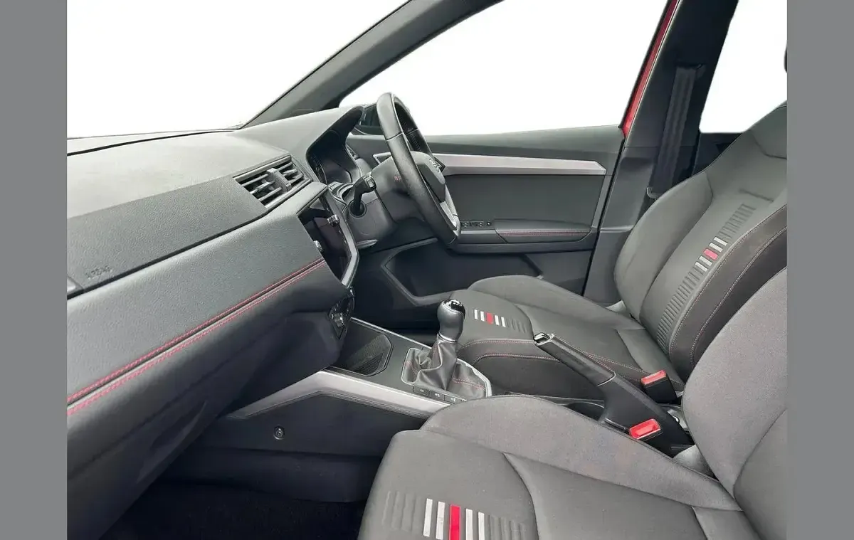 Used Seat Arona FR 113 HP (83 kW) 2020 Red SUV