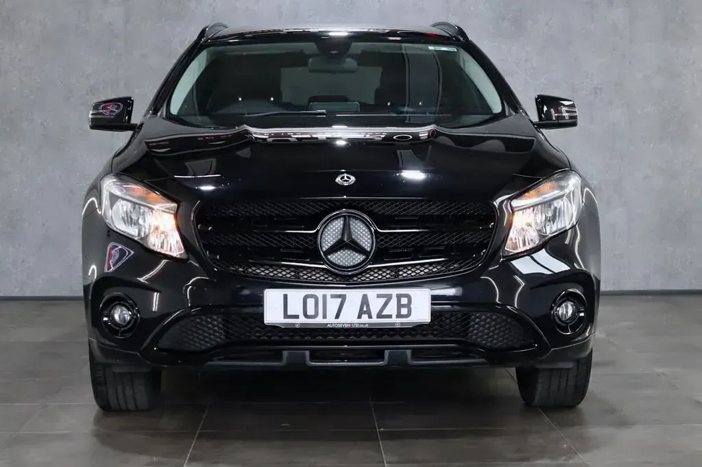 Used Mercedes GLA200 SE 136 HP (100 kW) 2017 Black SUV