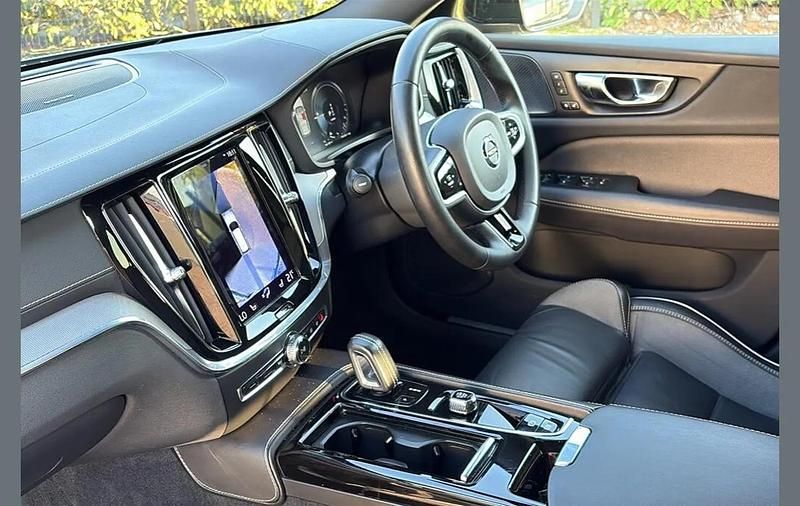 Used Volvo V60 312 HP (229 kW) 2022 Grey Estate