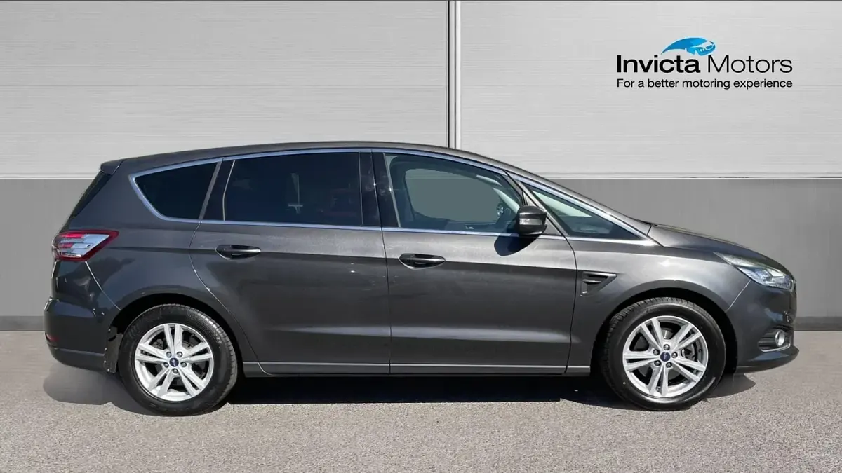 Used Ford S-MAX Titanium 150 HP (110 kW) 2018 Magnetic grey MPV