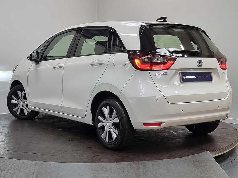 Used Honda Jazz Hybrid 109 HP (80 kW) 2021 White Hatchback