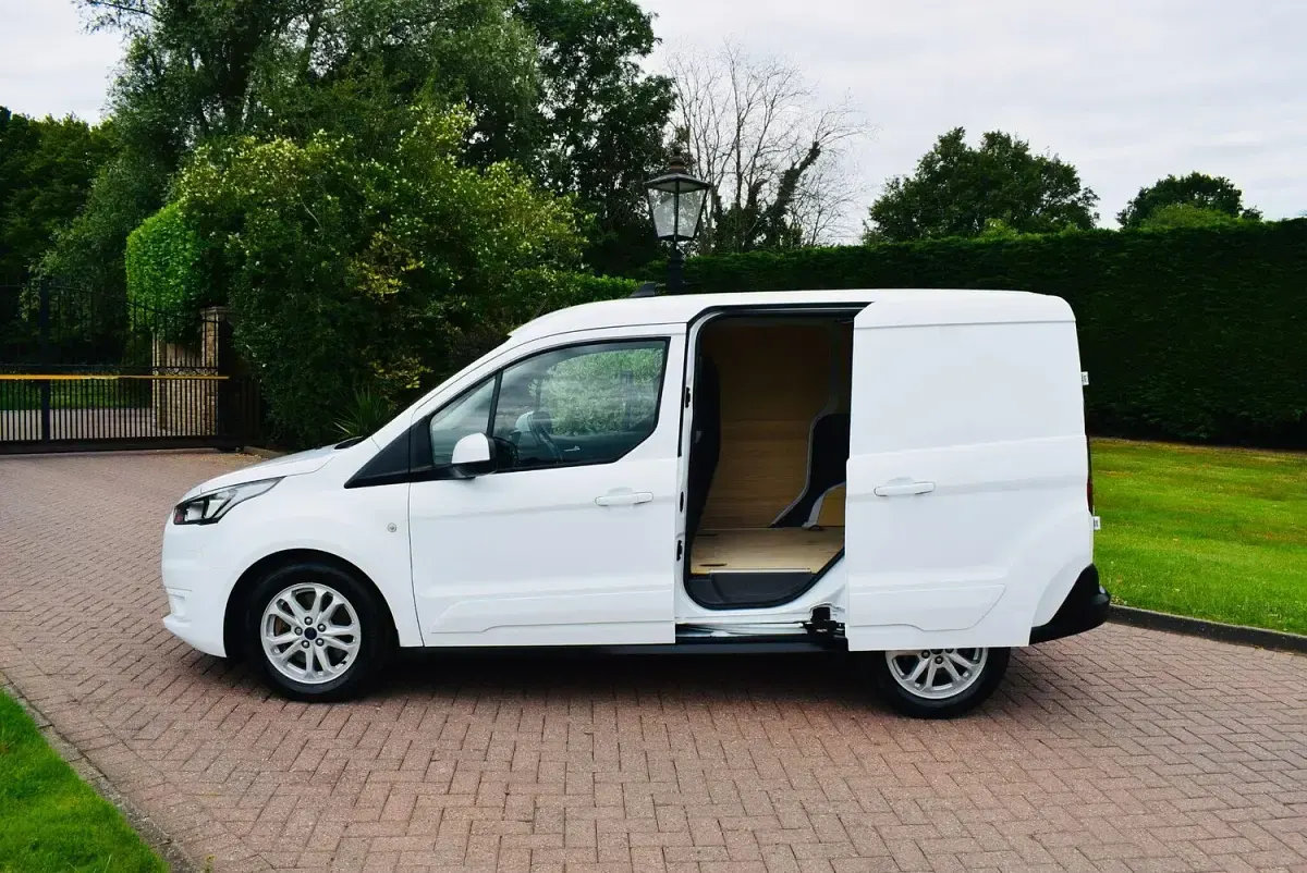 Used Ford Transit Limited 100 HP (73 kW) 2023 White Van