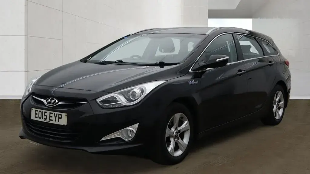 Used Hyundai i40 Active 115 HP (84 kW) 2015 Black Estate