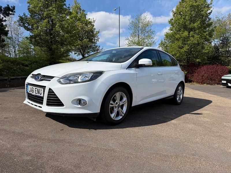 Used Ford Focus Zetec 2012 White Hatchback