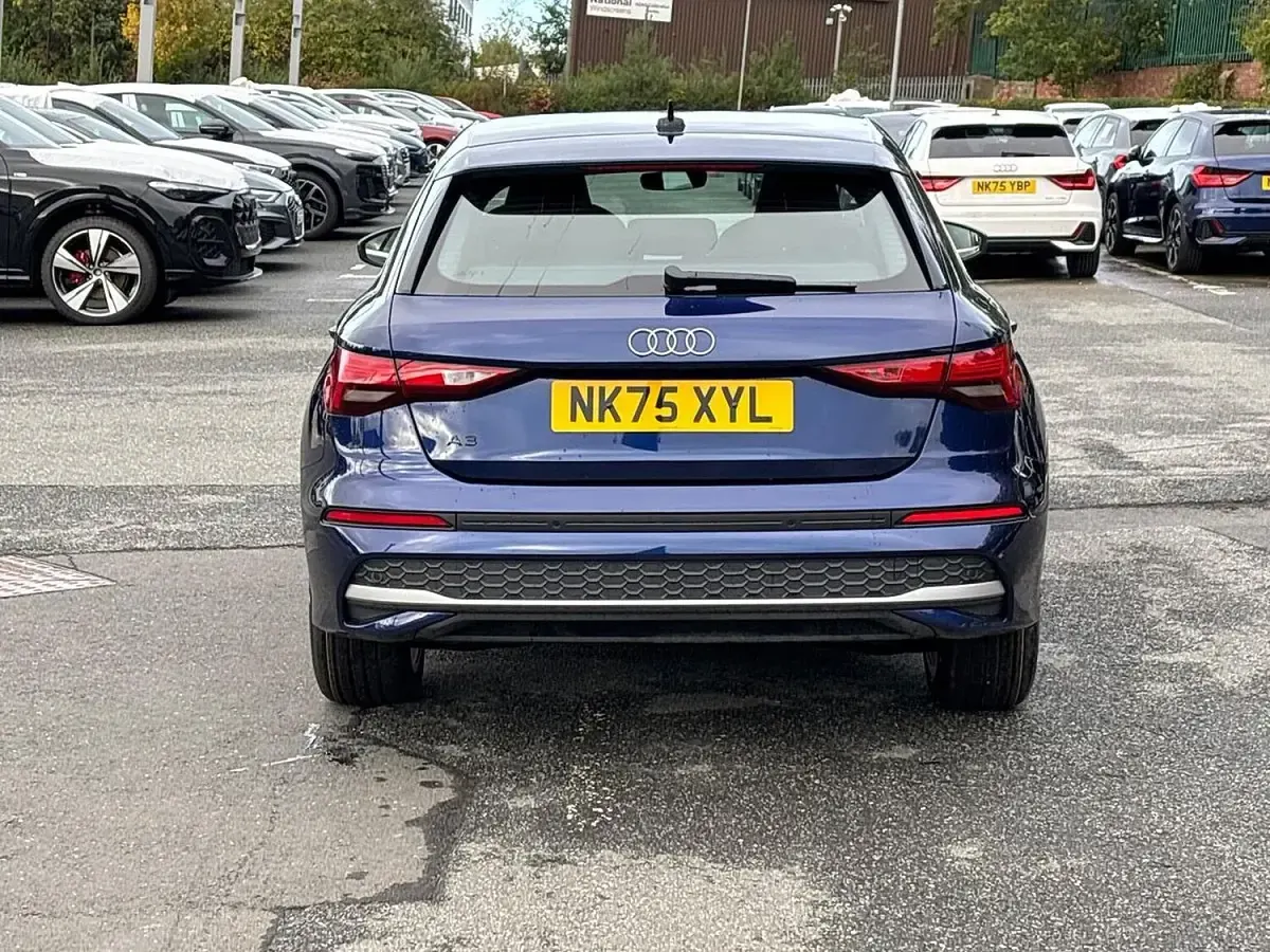 Used Audi A3 e-tron Sport 200 HP (147 kW) 2025 Blue Hatchback