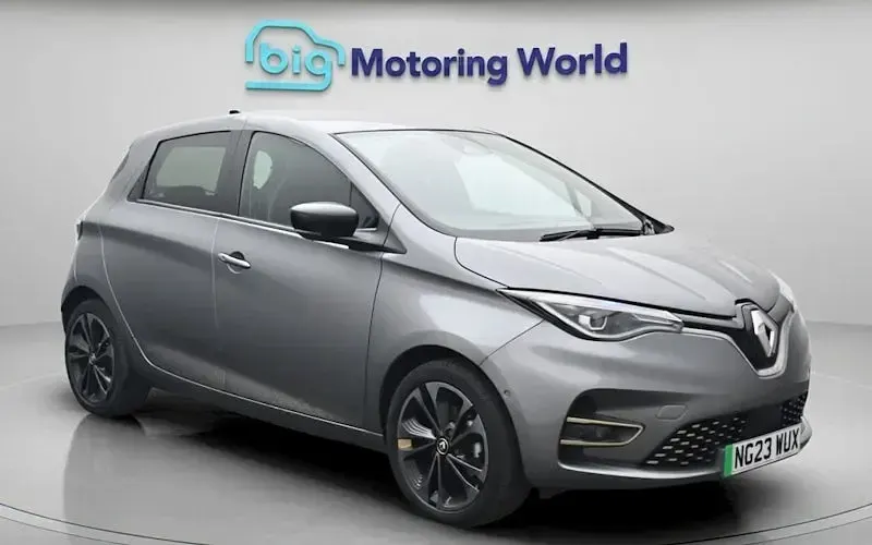 Used Renault Zoe Iconic 100 kW (136 HP) 2023 Hatchback
