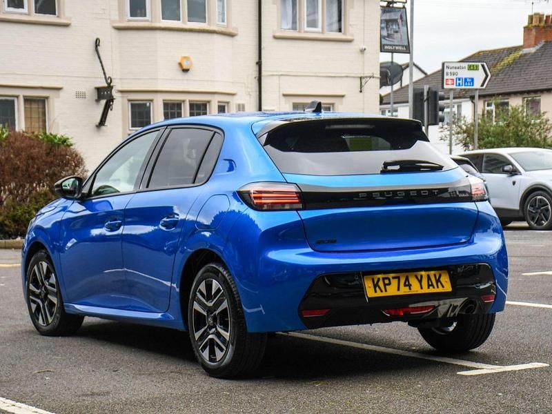 Used Peugeot 208 Allure 99 HP (72 kW) 2024 Blue Hatchback